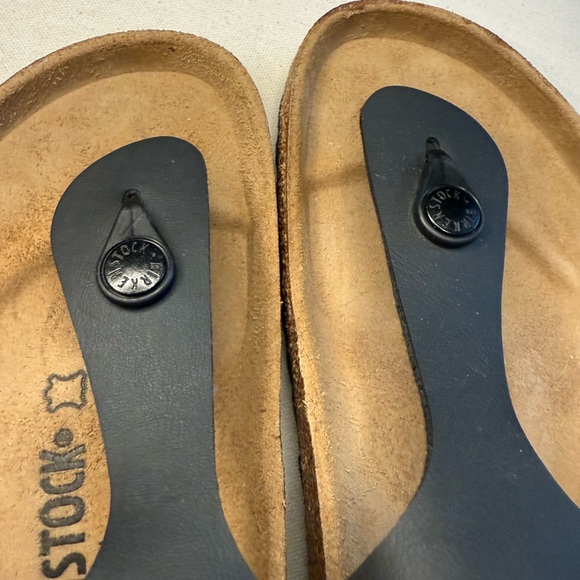 Birkenstock Gizeh Sandals in Black and Tan - Picture 3 of 9